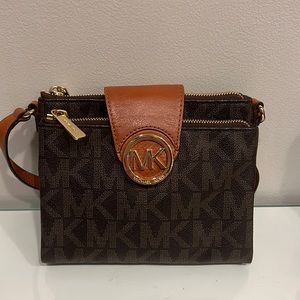 Michael Kors Logo crossbody bag with card holders